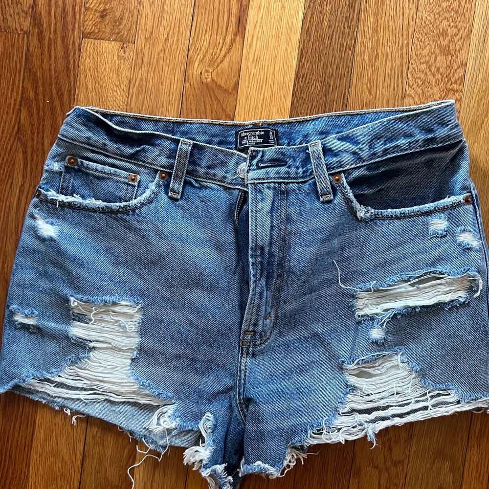 Abercrombie Women’s Shorts never worn!!